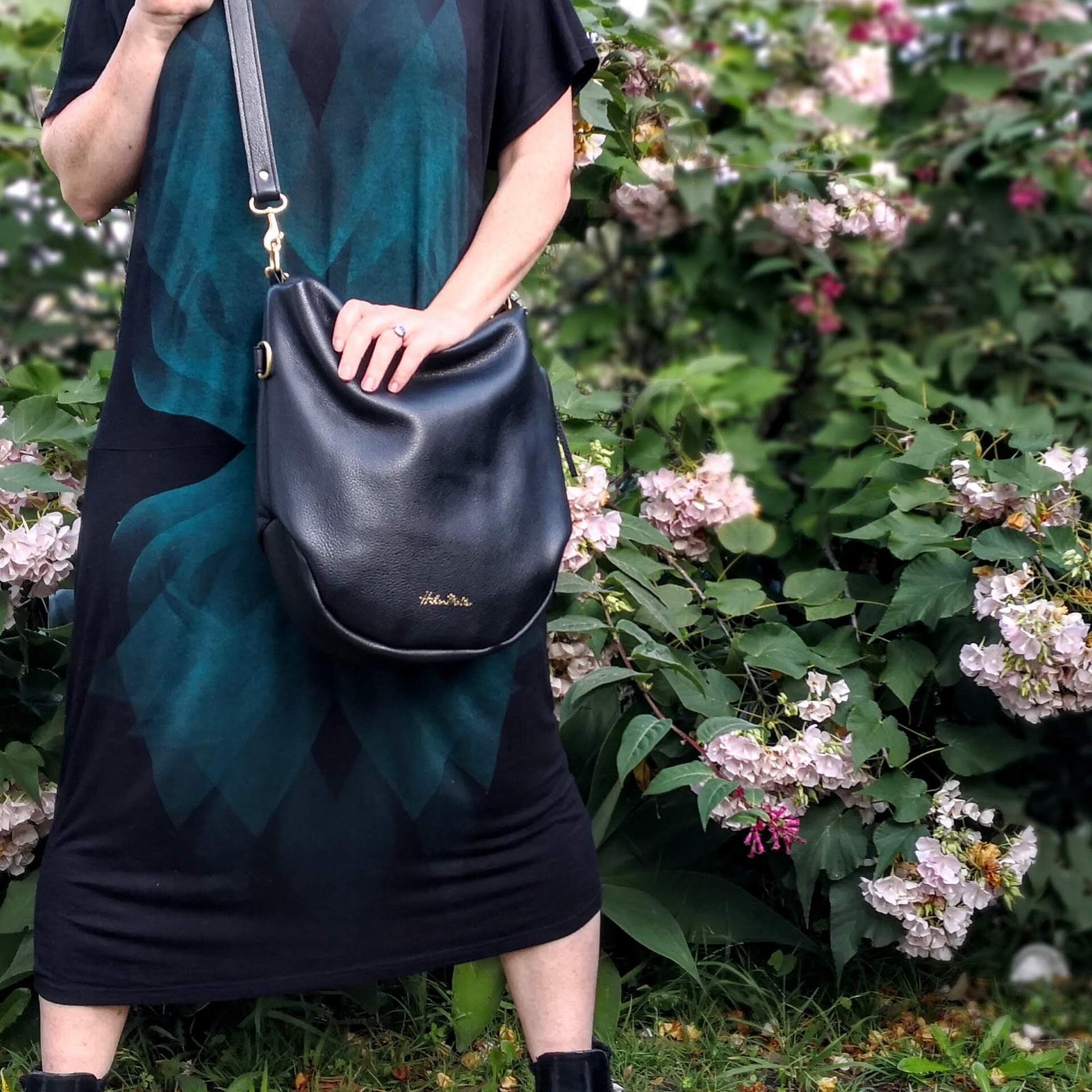 Ready to ship - Mega slouch - Black - Helen Miller