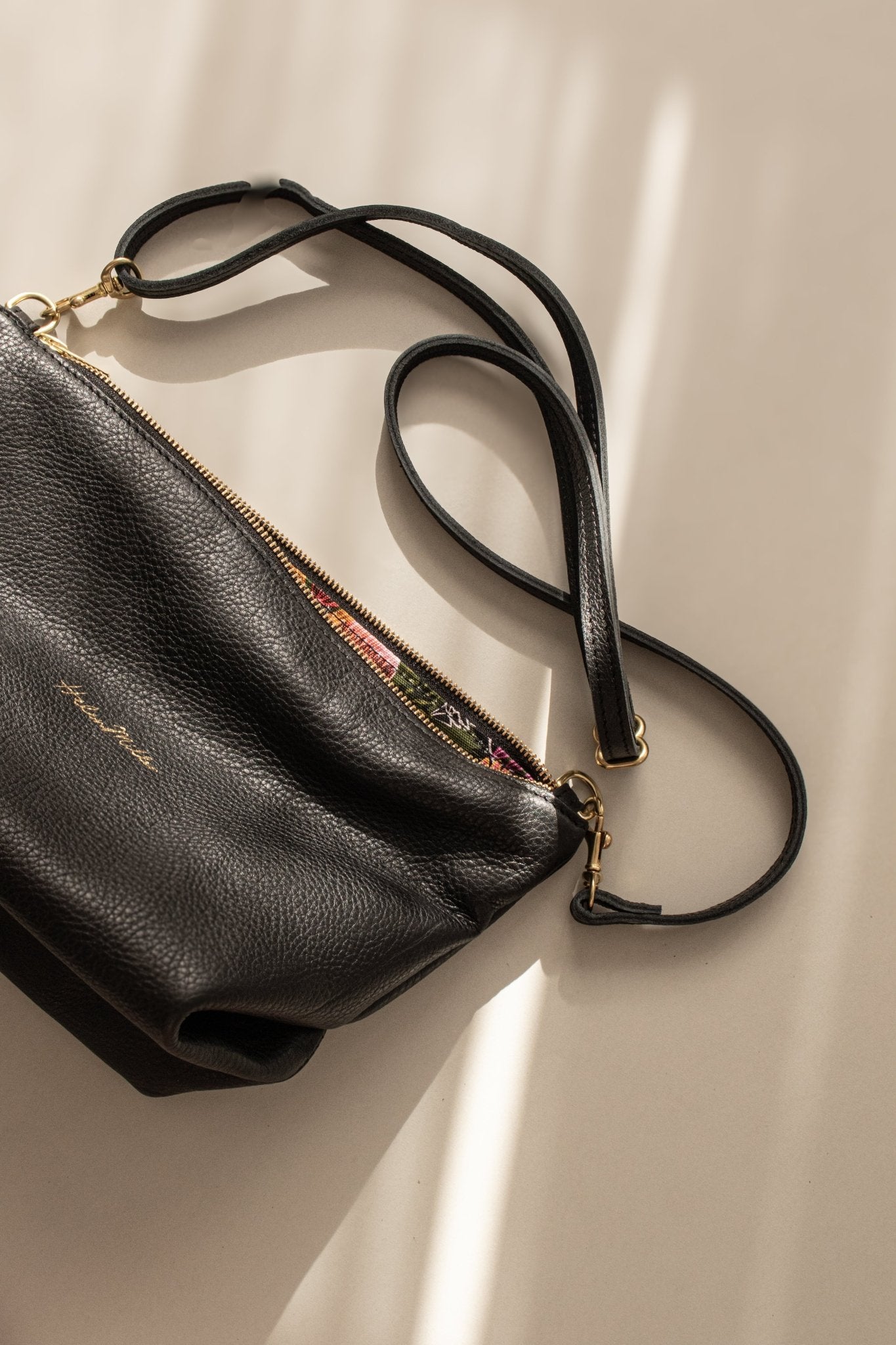 Ready to ship - Mini Tuck - Black - Helen Miller