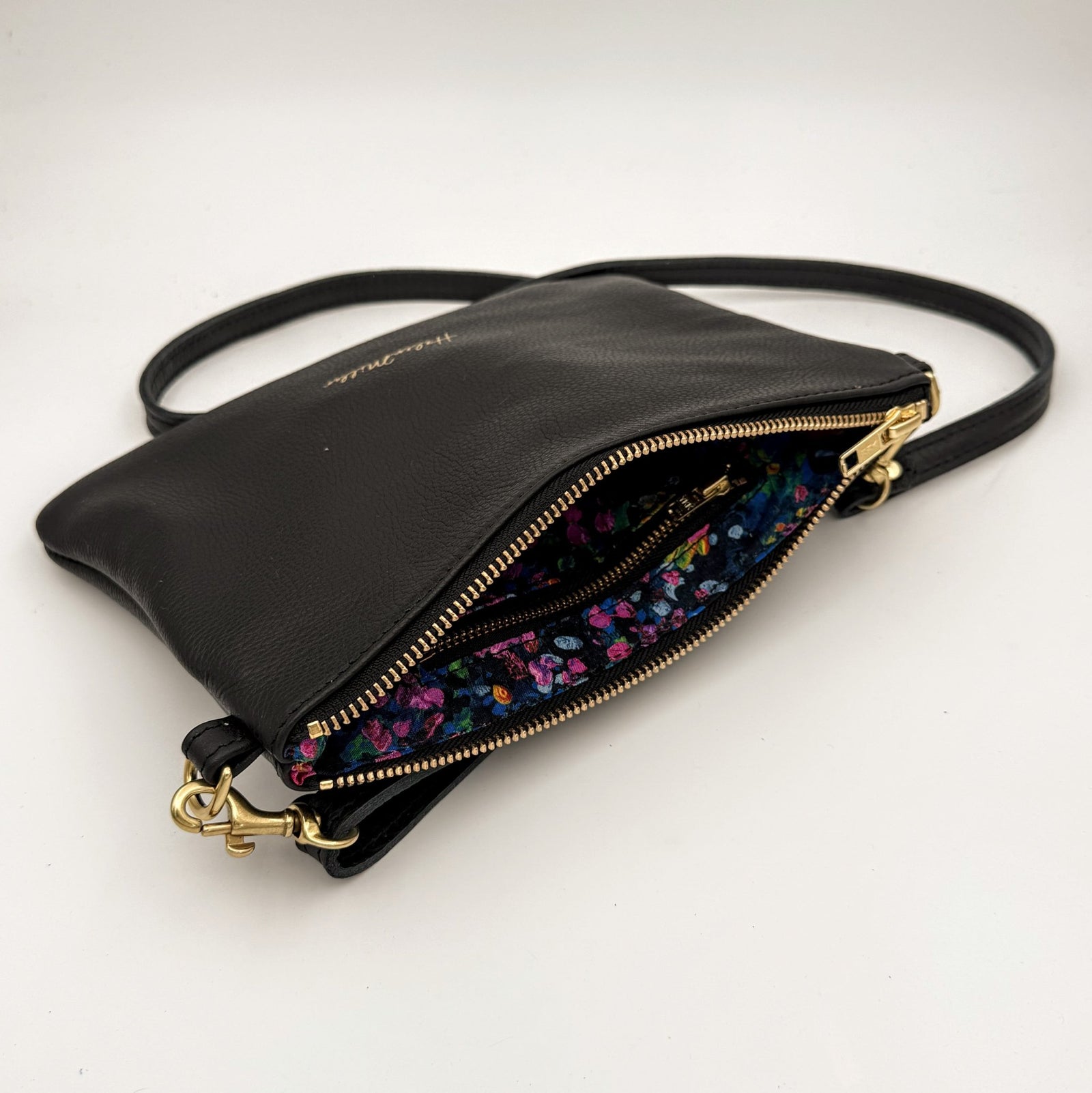 Ready to ship - Zippette - Black - Helen Miller