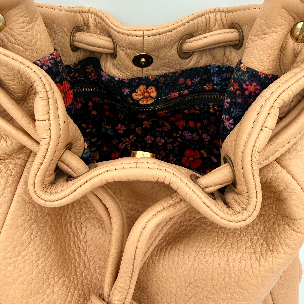 COLLECTIVE - Soft Bucket Bag - Sample