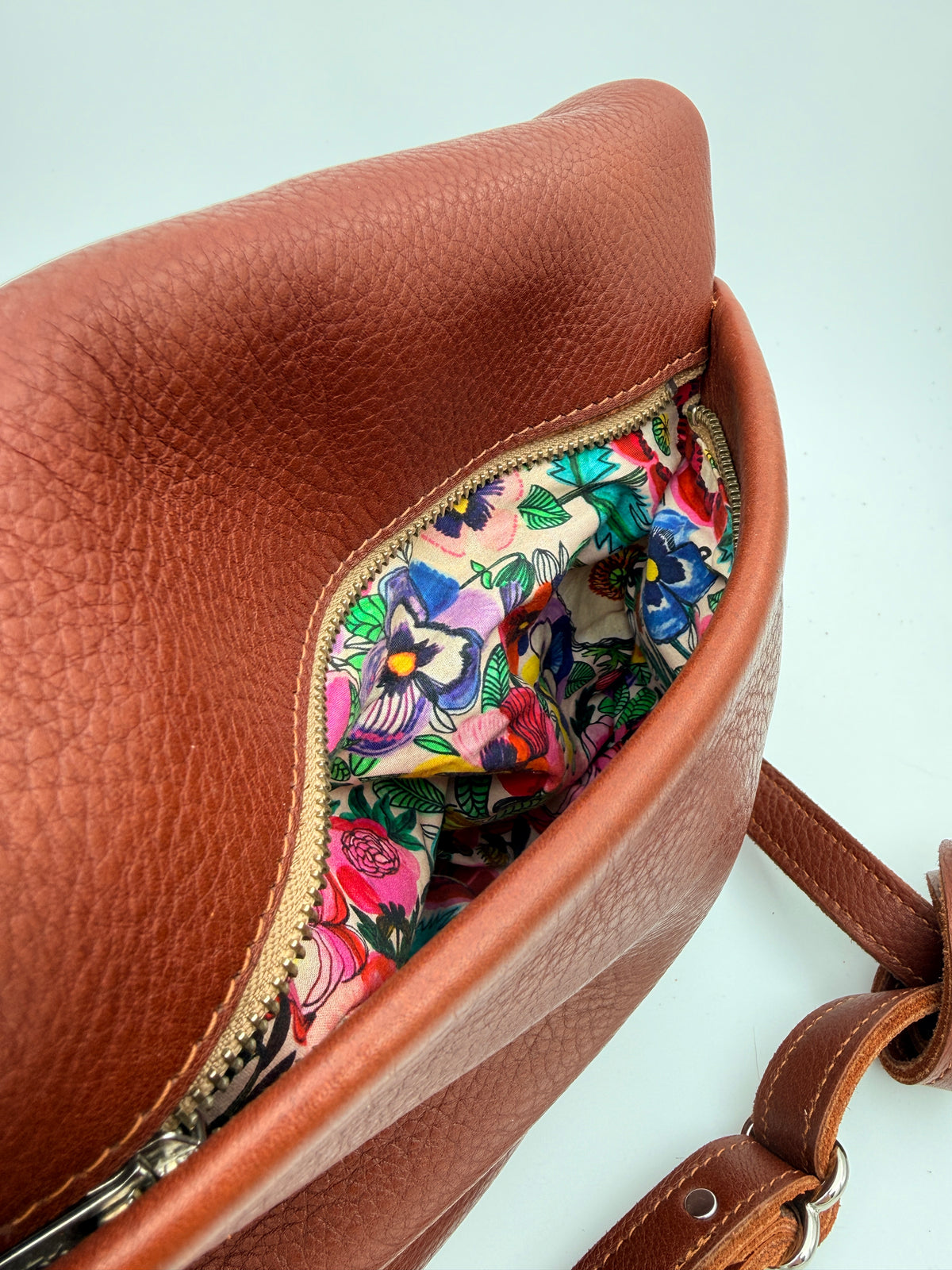 COLLECTIVE - Pre loved Mini Slouch - Cinnamon