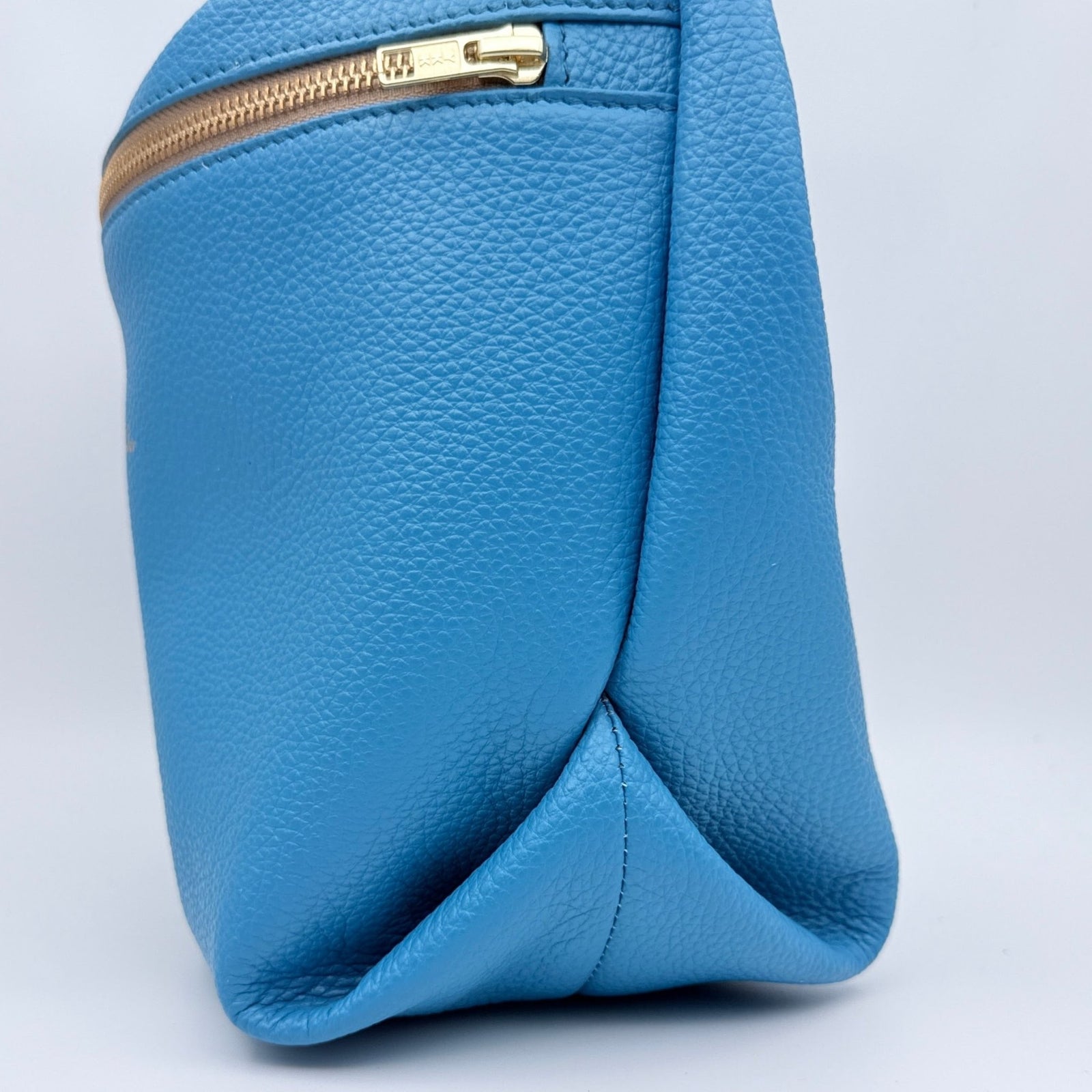 COLLECTIVE - Mega Tuck - Sky Blue - Helen Miller