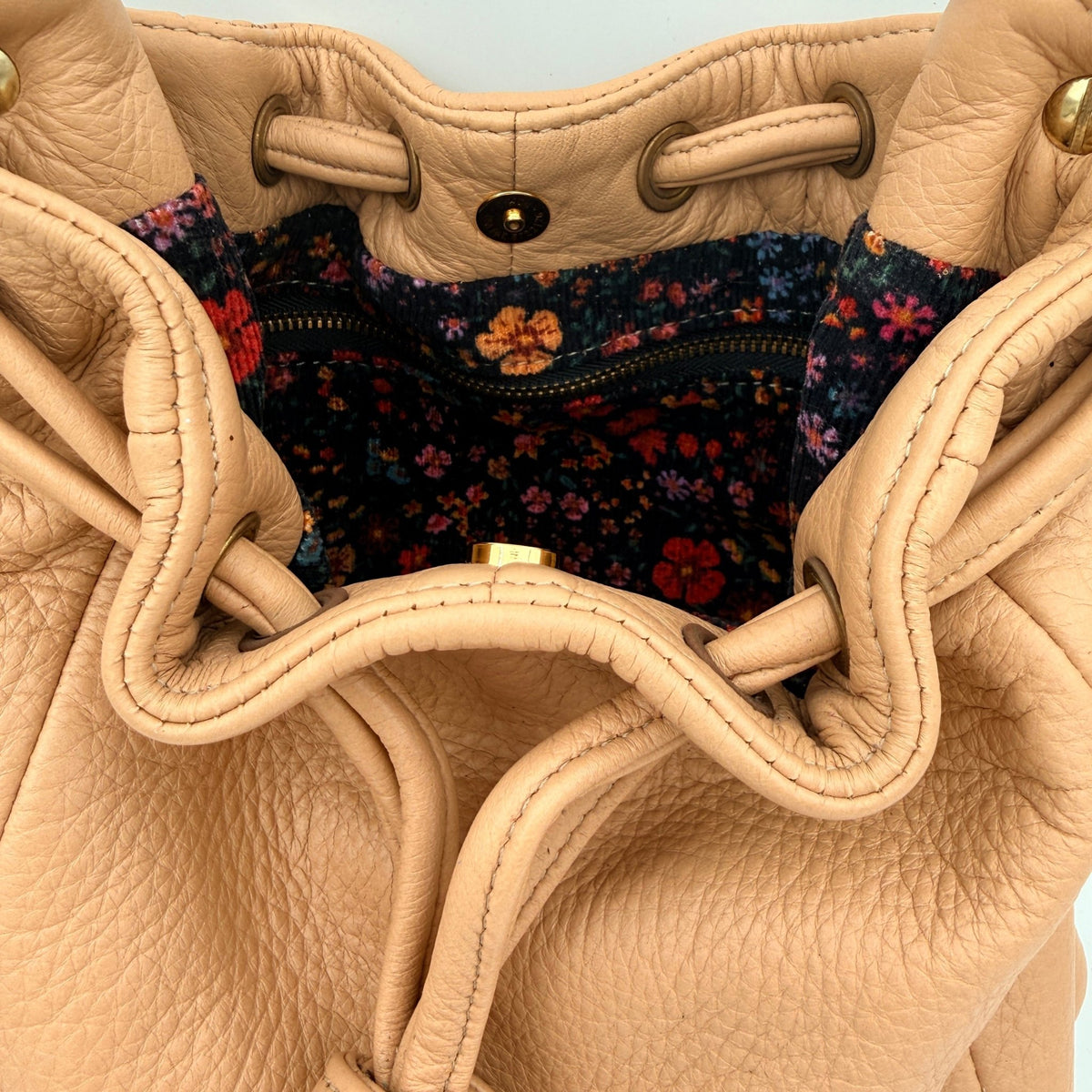 COLLECTIVE - Soft Bucket Bag - Sample - Helen Miller