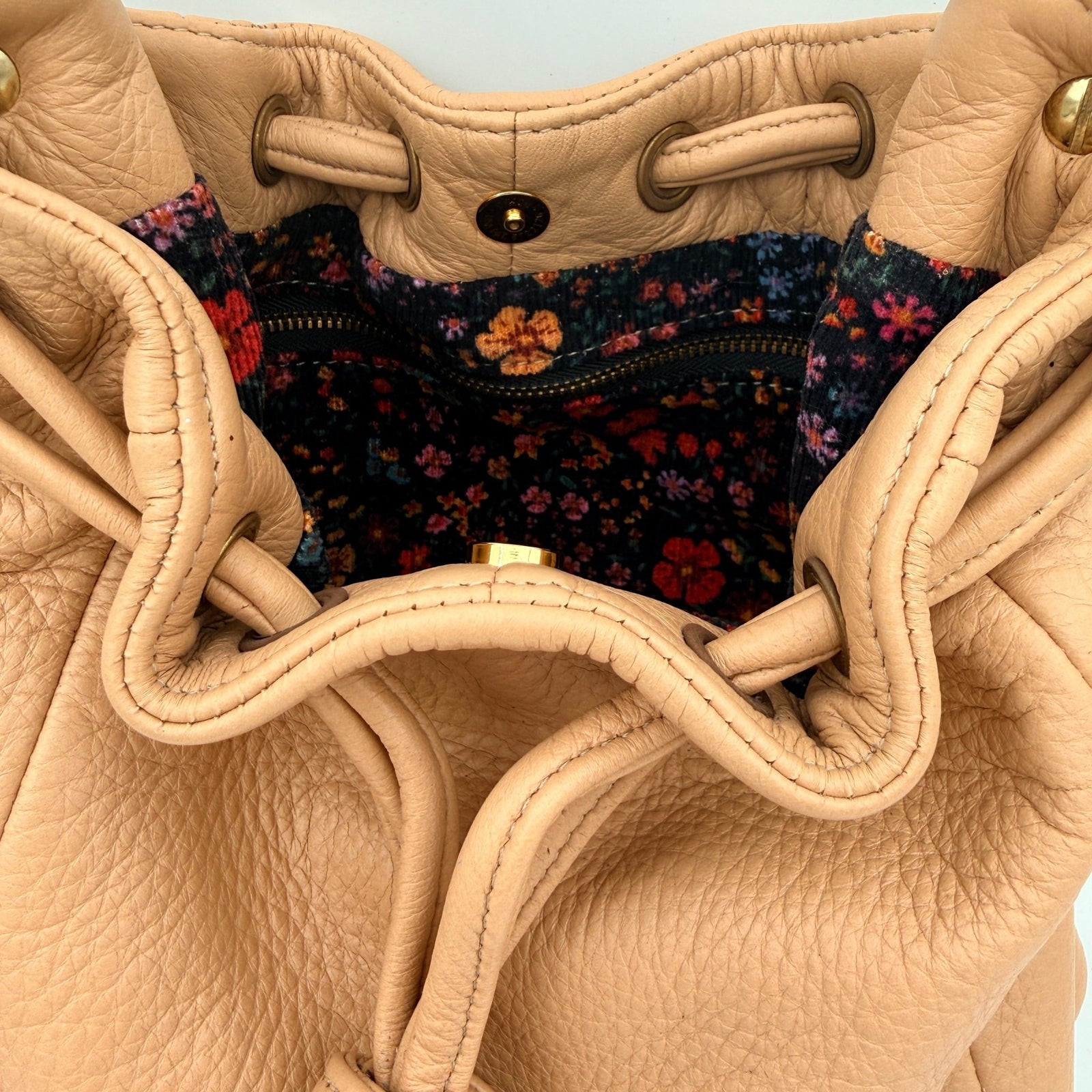 COLLECTIVE - Soft Bucket Bag - Sample - Helen Miller