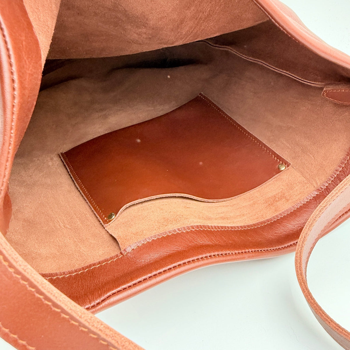 COLLECTIVE - XL Tote Chestnut - Sample - Helen Miller