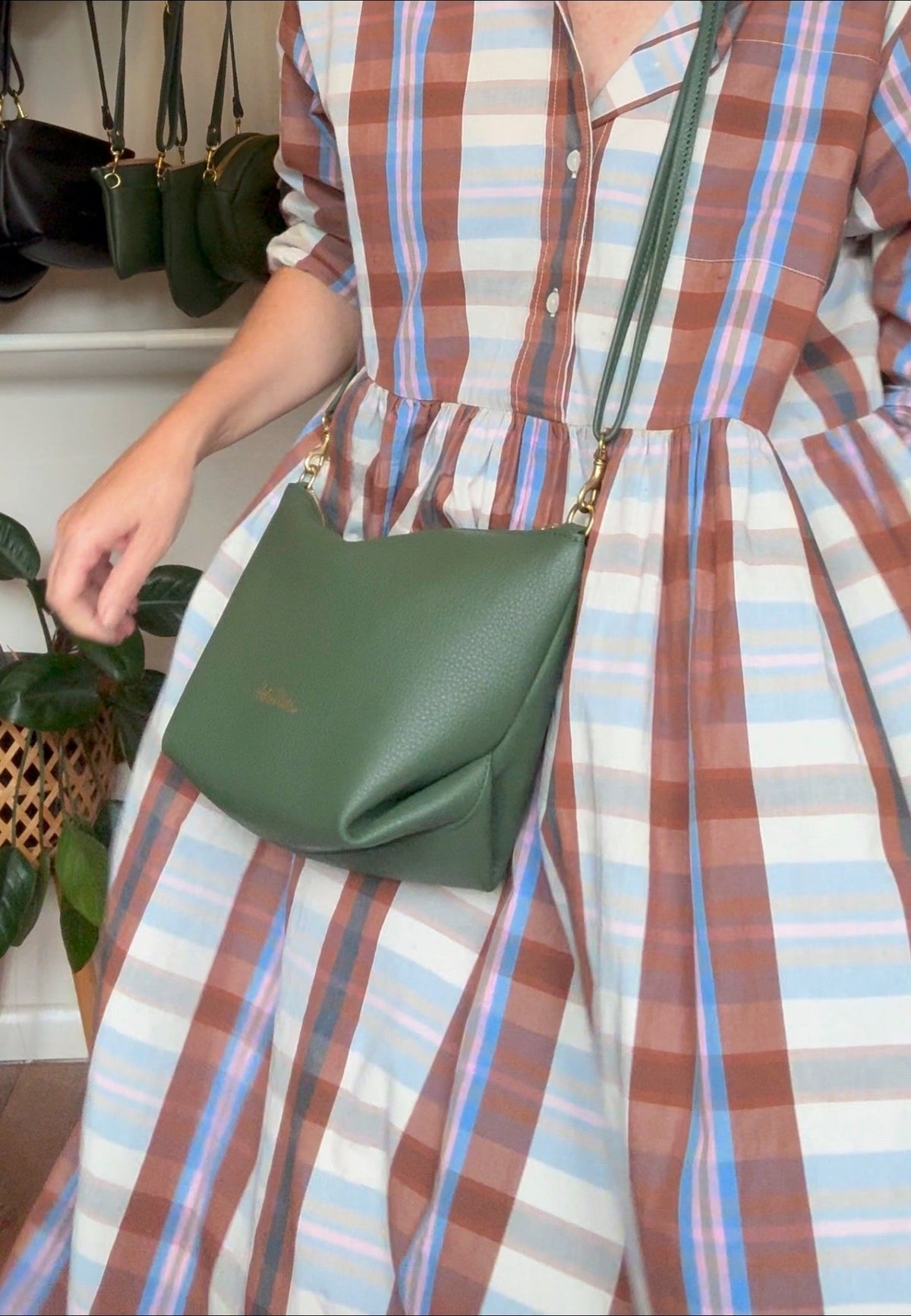 Mini Tuck - Helen Miller