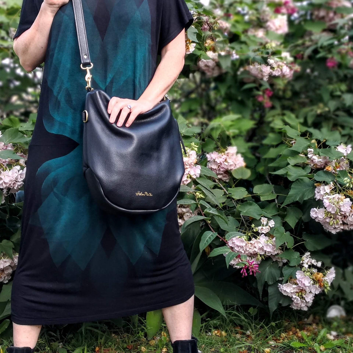 Ready to ship - Mega slouch - Black - Helen Miller