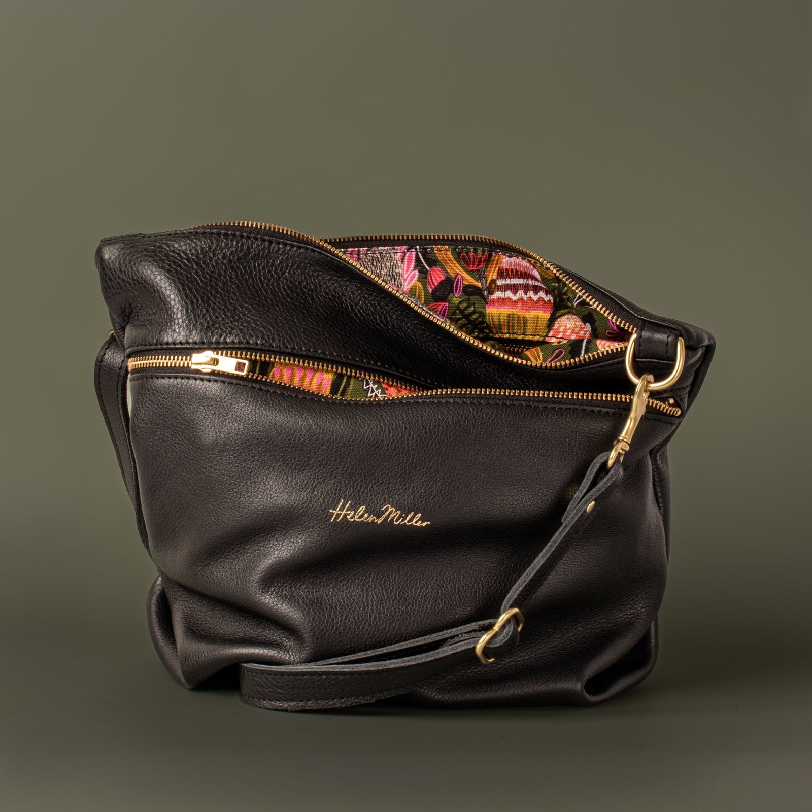Ready to ship - Mega Tuck - Black - Helen Miller