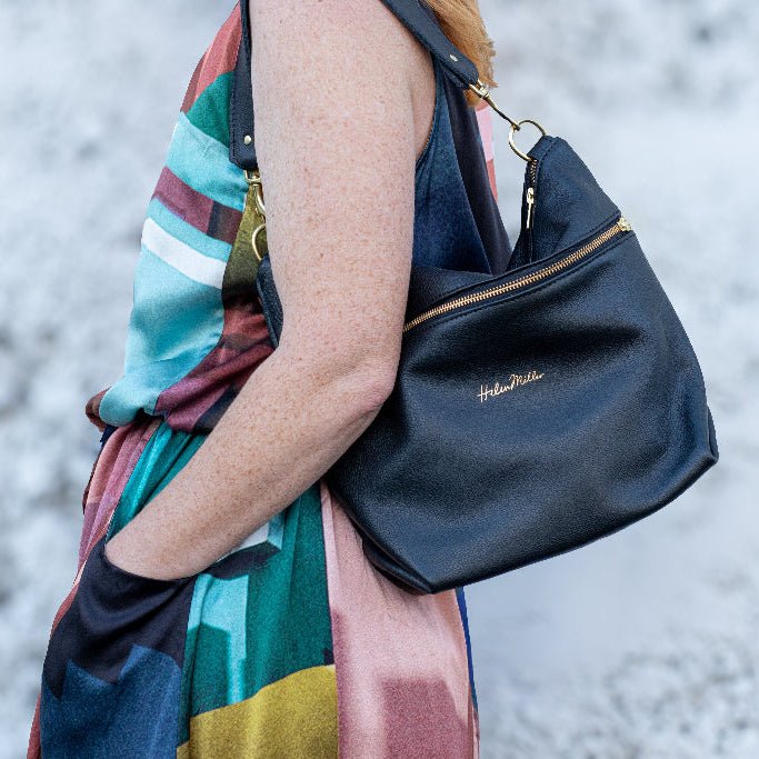 Ready to ship - Mega Tuck - Black - Helen Miller