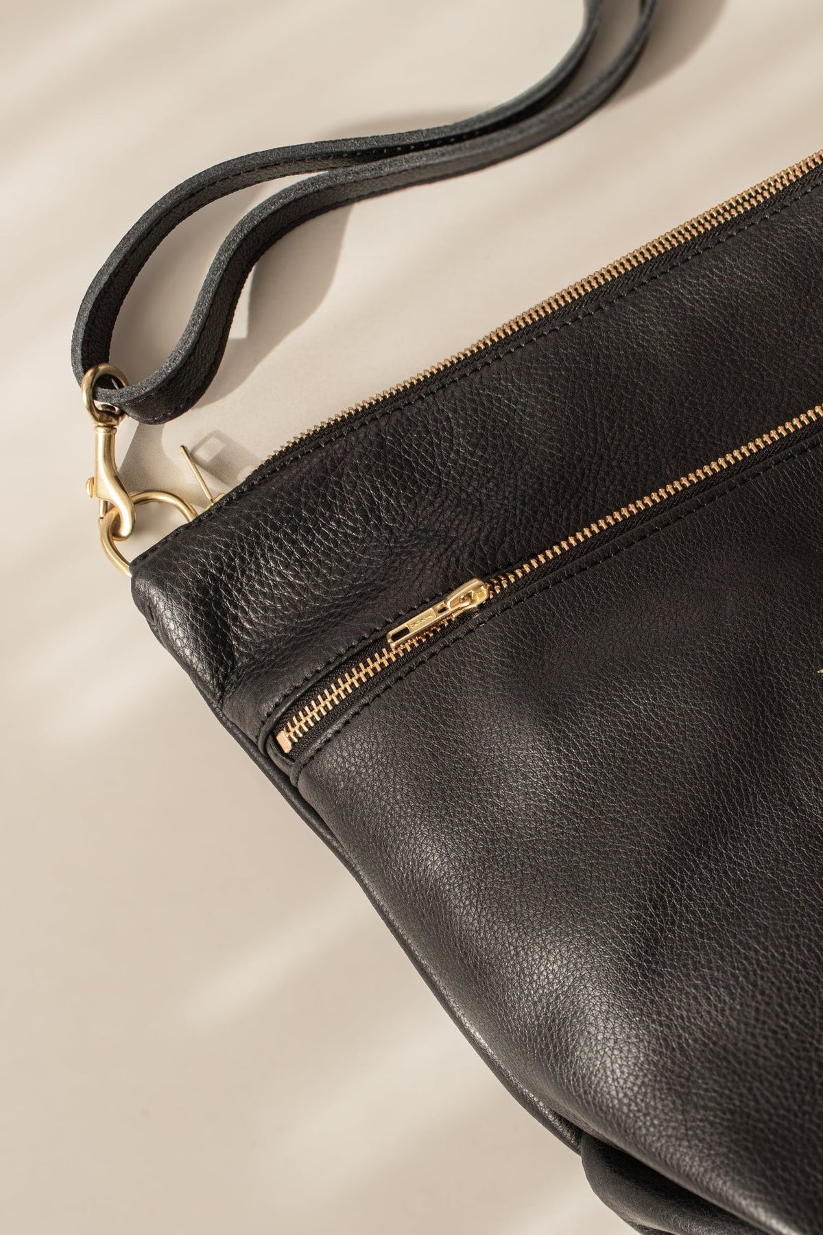 Ready to ship - Mega Tuck - Black - Helen Miller