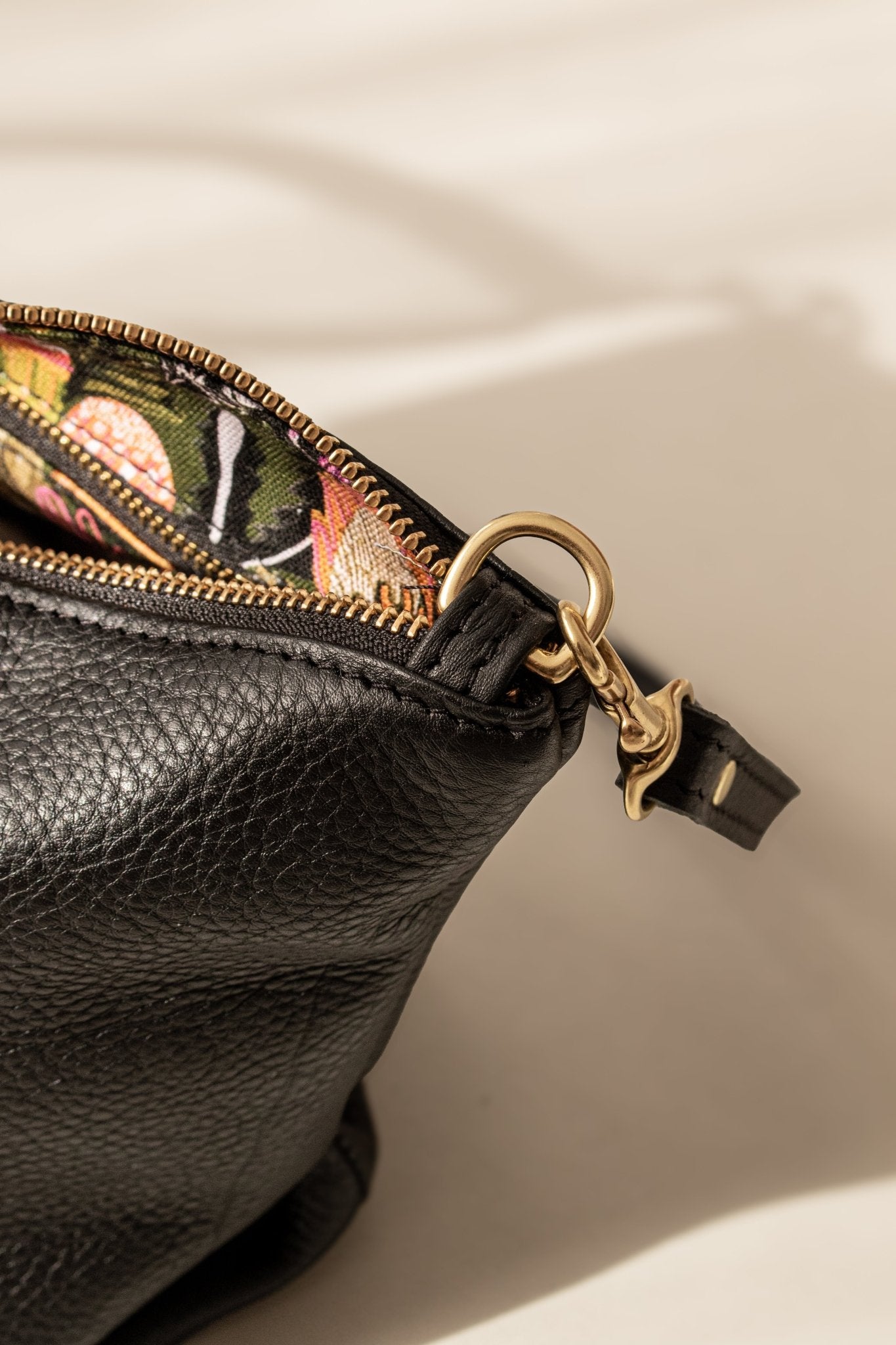 Ready to ship - Mini Tuck - Black - Helen Miller