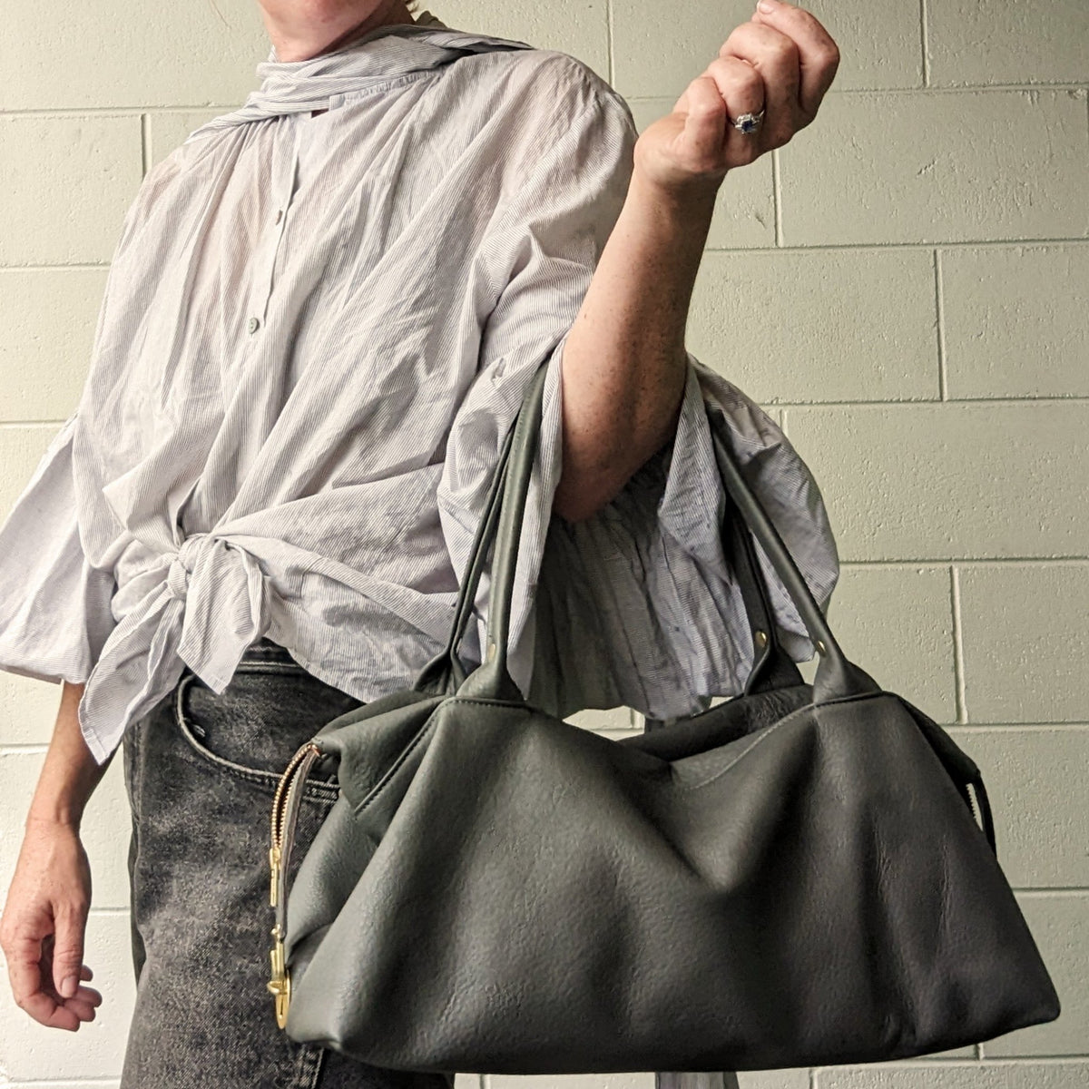 Doctors bag - Helen Miller - Large leather shoulder bag - Handbag for women - leather carry on bag - Made in NZ - Custom